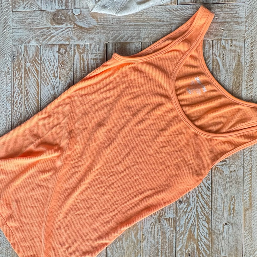 🧡 2 Long Tank Tops🧡 ~med - Picture 6 of 9